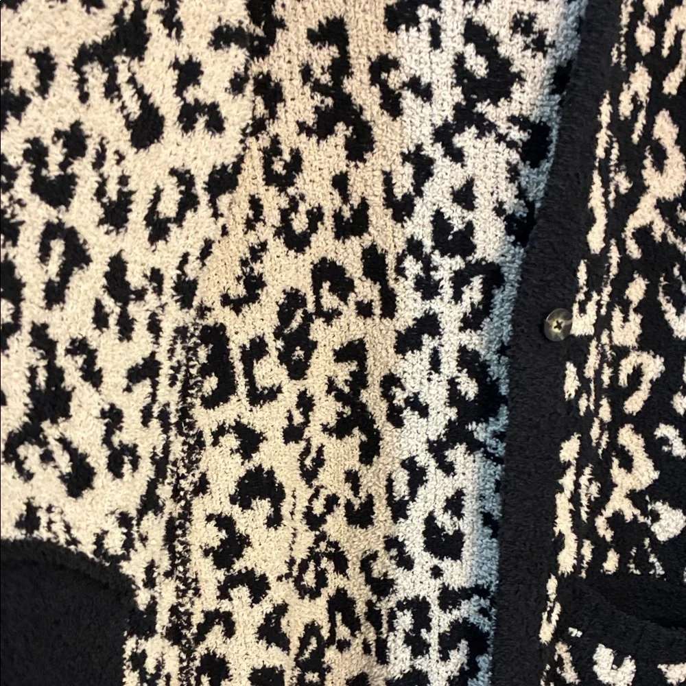 UGG Black and Cream Patterned Cardigan - Picture 4 of 6